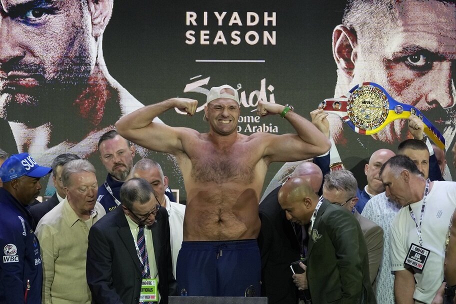 Tyson Fury poses in Saudi Arabia