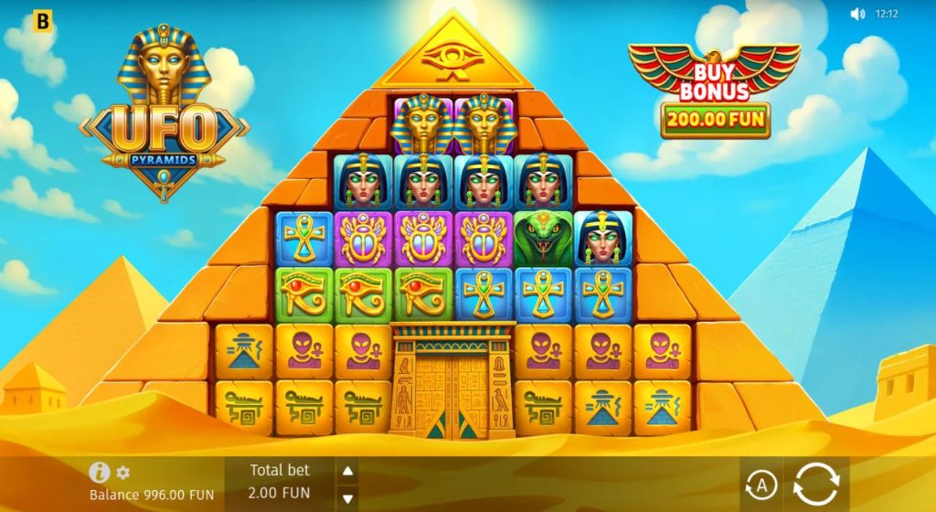 UFO Pyramids online slot gameplay.