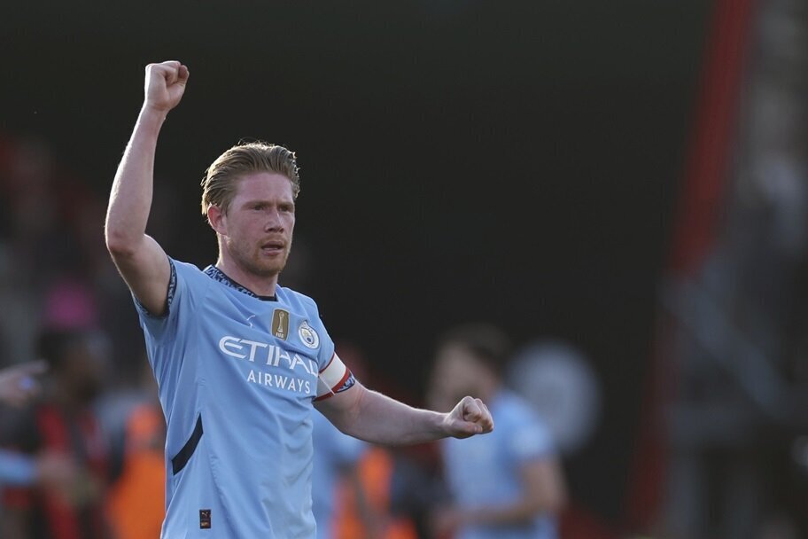 Kevin De Bruyne celebrates after a win for Manchester City.