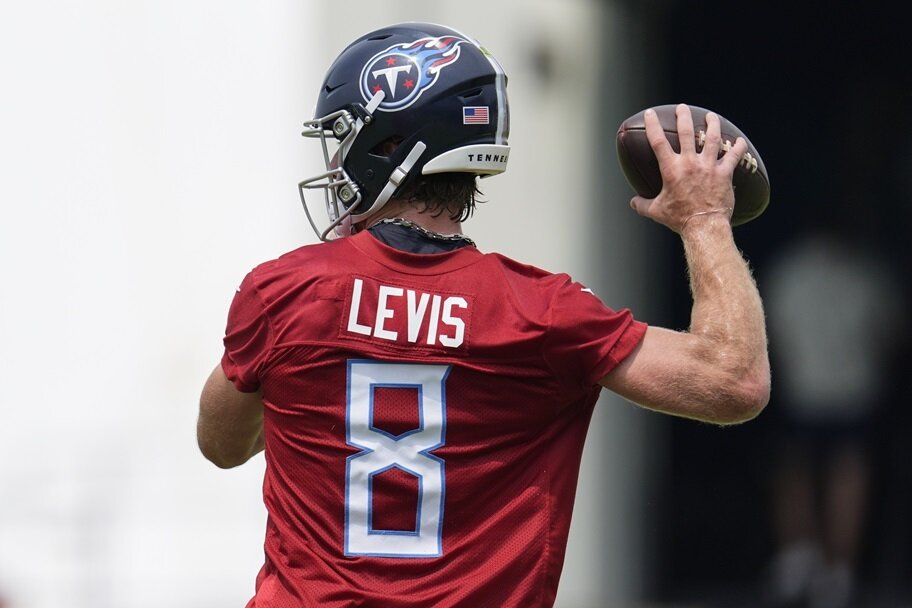 Will Levis of the Tennessee Titans throws a pass.
