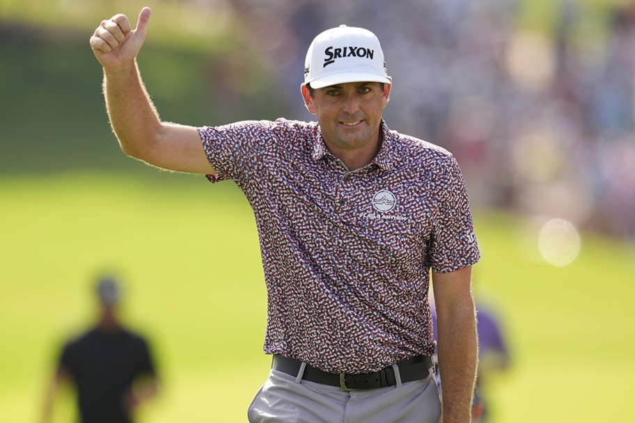 Keegan Bradley gives a thumbs up to the crowd.