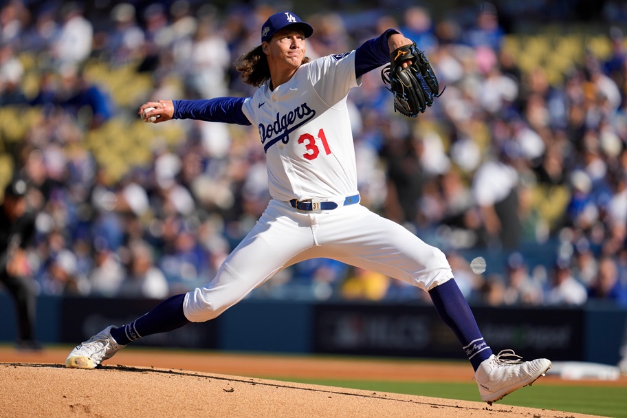 Tyler Glasnow of the Los Angeles Dodgers throws a pitch.