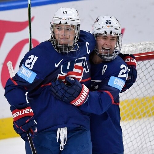 olympic_advocate_hilary_knight_alex_carpenter[1]