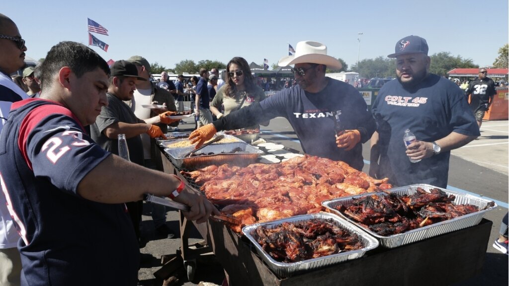 Which NFL Fans Tailgate the Best?