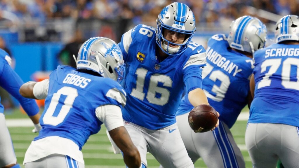 SNF Week 4 Best Bets: Lions vs. Panthers Predictions, Picks & Prop Bets